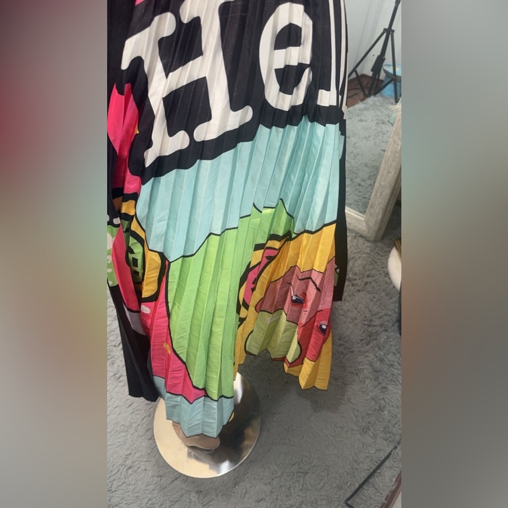 Hello Girl Print Pleated Skirt- elastic waistband